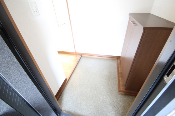 玄関　※別部屋の写真です