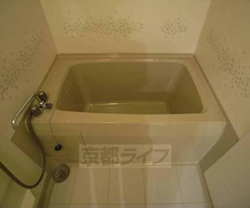 バス・シャワールーム　ゆったりとしたお風呂です。