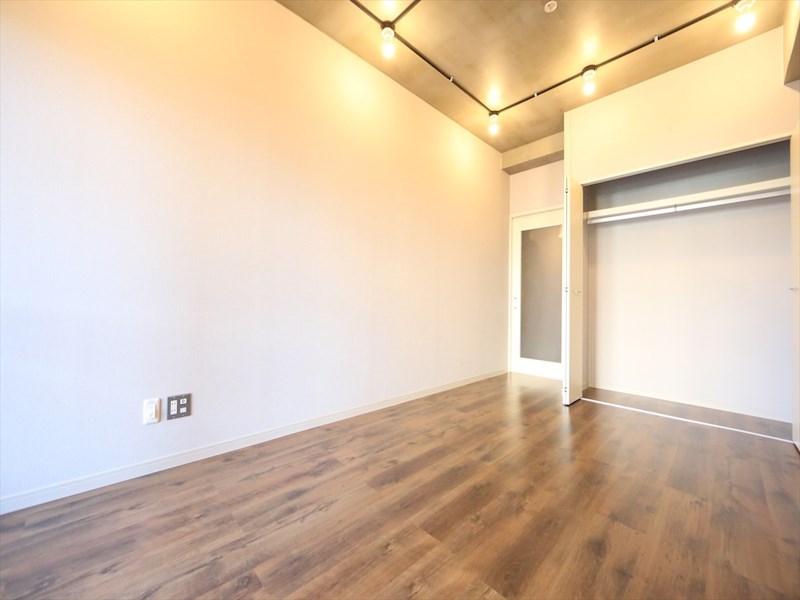 その他部屋・スペース　洋室8.8帖　クローゼット（収納充実してます）