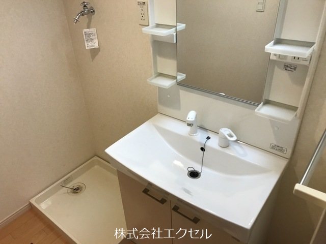 洗面設備　洗髪洗面化粧台です。