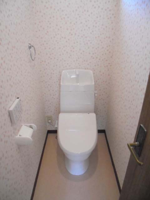 近鉄京都線 高の原駅 徒歩3分 2階建 築32年のトイレ写真