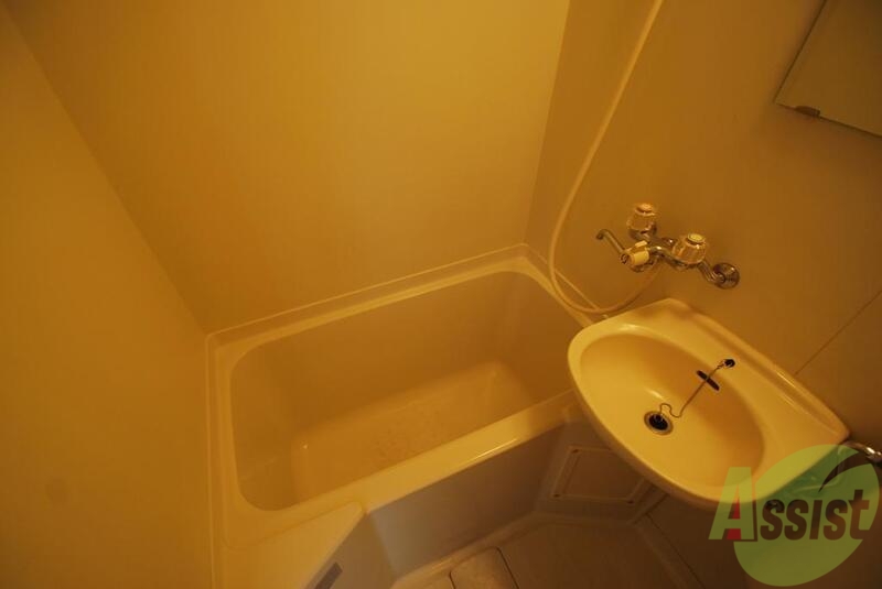 バス・シャワールーム　広々した浴槽