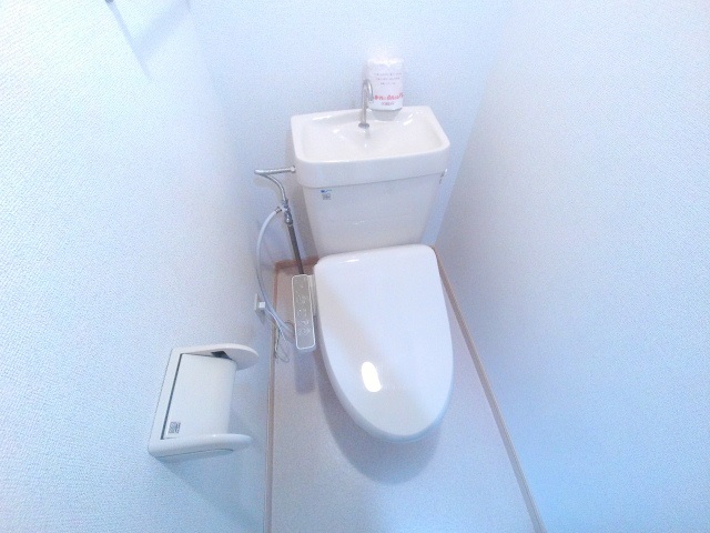 トイレ　ウォシュレットの設置が出来る綺麗なトイレ