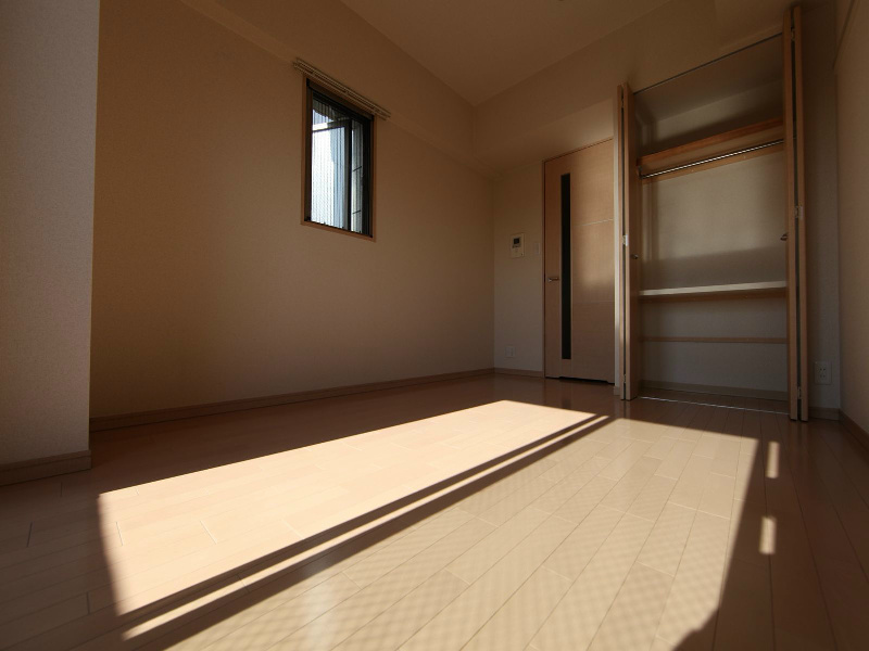 居室・リビング　洋室7帖　クローゼット（収納充実してます）