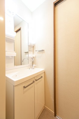 洗面設備　※写真は同タイプ住戸です。