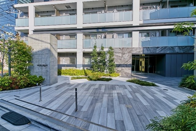 エントランス　建物の内部です