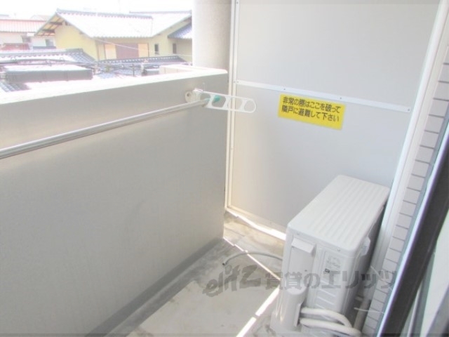 バルコニー　広々したベランダになっています。