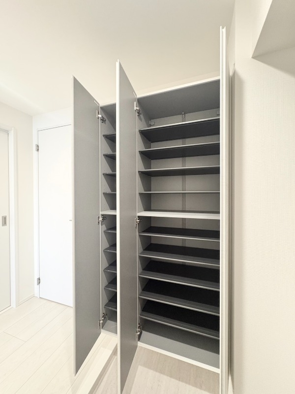 玄関　シューズボックスです♪