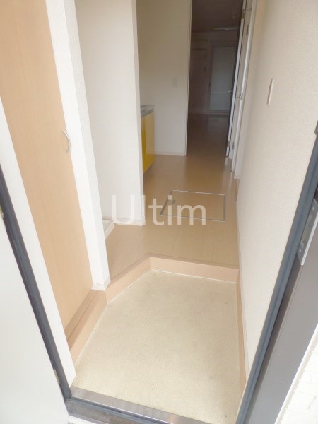 玄関　※同タイプの他のお部屋です