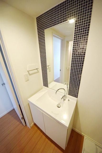 洗面設備　★オシャレな洗面台です。