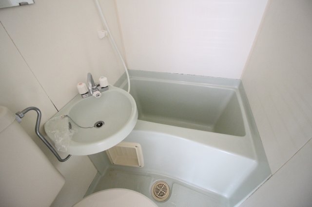バス・シャワールーム　お風呂はコンパクトに☆