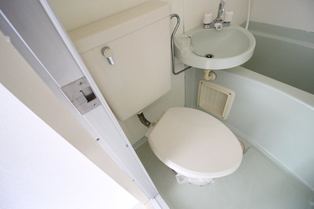 トイレ　3点ユニットなのでお掃除も手間要らず♪