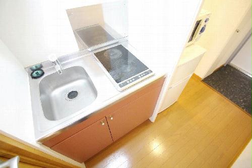 キッチン　コンロ設置済み（仕様は異なる場合があります）