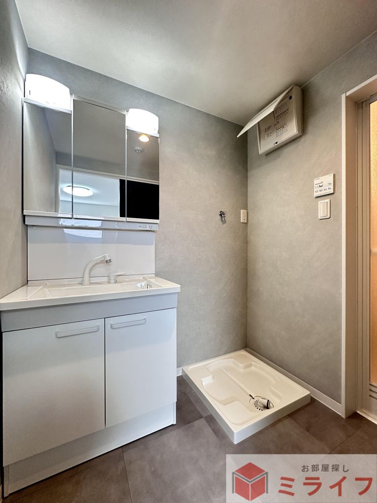 洗面設備　別色仕様あり（イメージ）