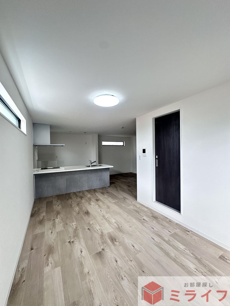 居室・リビング　別色仕様あり（イメージ）