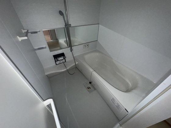 バス・シャワールーム　※別部屋の写真です