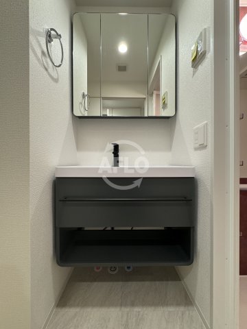 洗面設備　セレニテ難波ミラク壱番館　独立洗面台