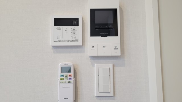 セキュリティ　モニタ付きインターフォン