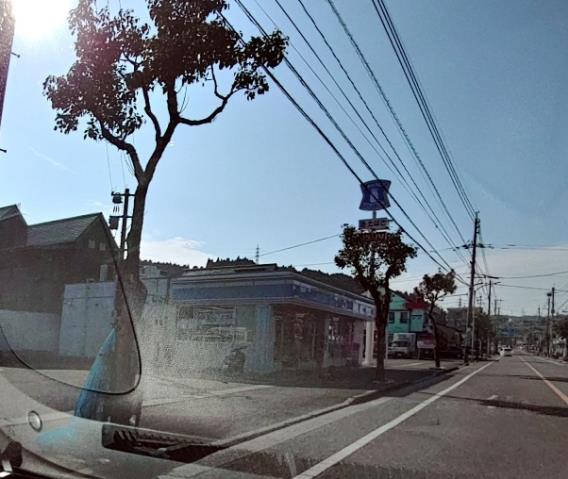 コンビニ　ローソン（コンビニ）まで550m