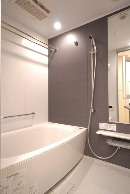 バス・シャワールーム　写真は同タイプ住居です。