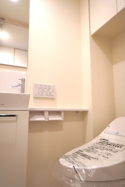 トイレ　写真は同タイプ住居です。