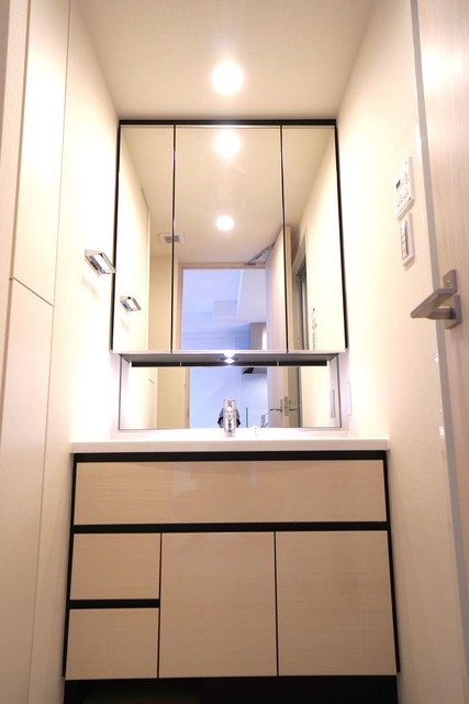 洗面設備　写真は同タイプ住居です。