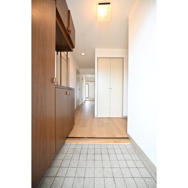 玄関　おしゃれな内装です