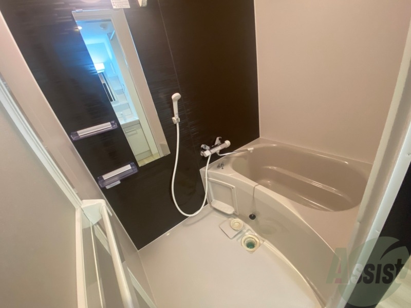 バス・シャワールーム　お風呂です。ゆっくりお風呂につかるのも体に良いですね～