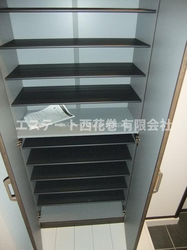 収納　シューズボックス