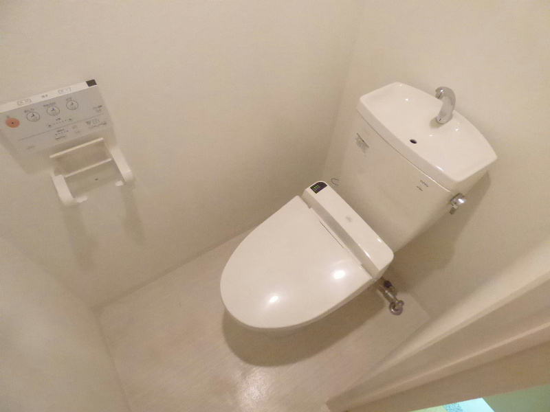 トイレ　※同物件の別号室の写真です