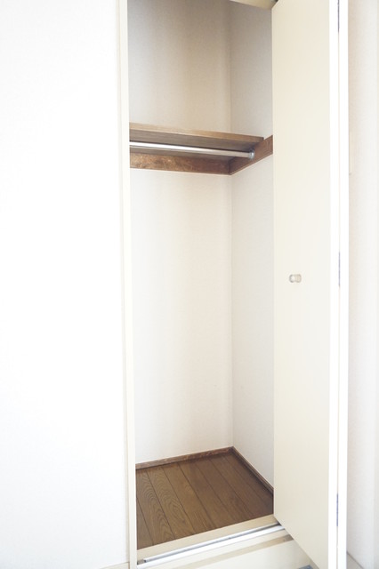 収納　ロングコート・ワンピースなど収納可能な縦長収納です！