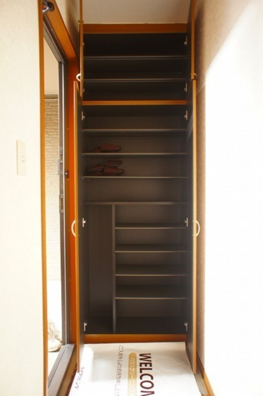 玄関　図面と現状に相違がある場合には現状を優先