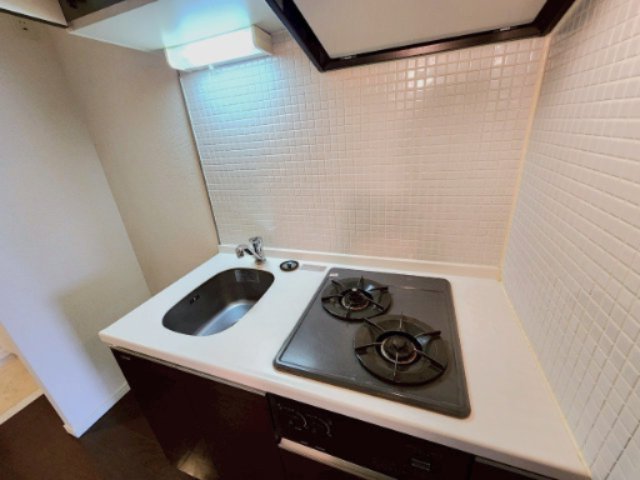 キッチン　※別部屋参考写真となります