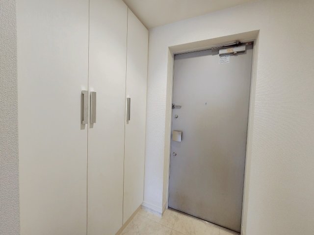 玄関　※別部屋参考写真となります