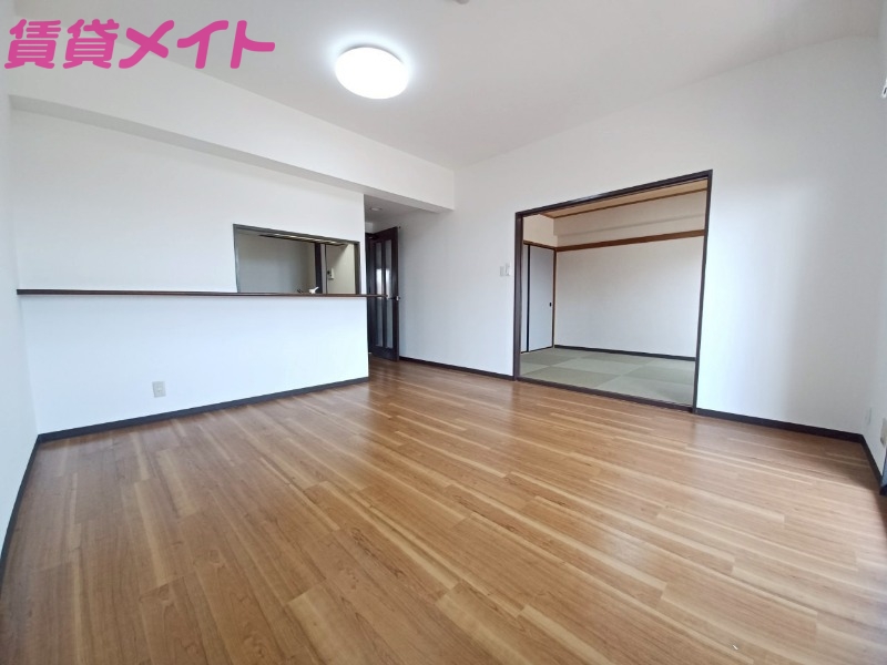 居室・リビング　同型別部屋写真