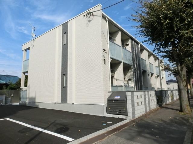 建物外観　2015年築・駅徒歩10分