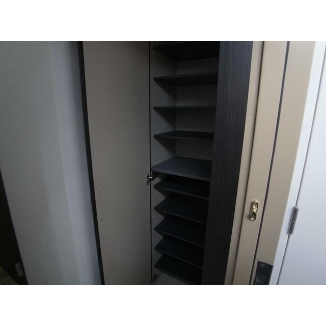 玄関　シューズボックス