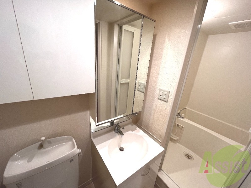 洗面設備　こちらは洗面台になります。朝の身支度にご使用ください。