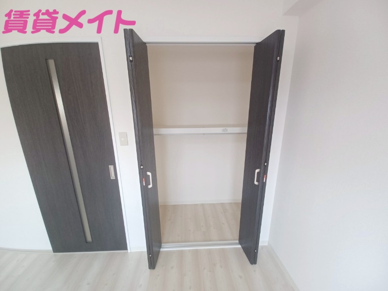 収納　同物件別部屋写真。