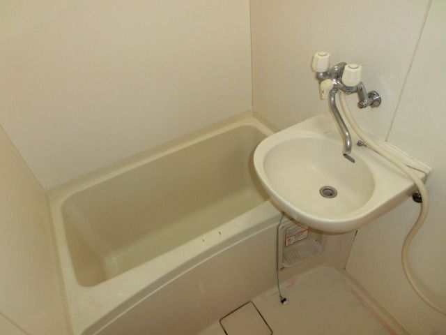 バス・シャワールーム　バスルーム