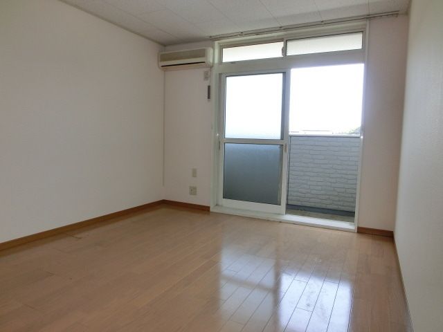 居室・リビング　７．２帖の洋室