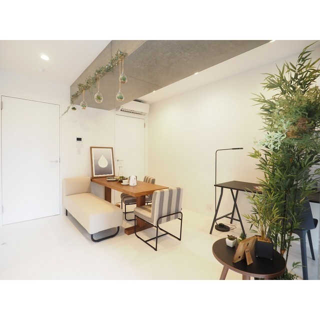 居室・リビング　写真の家具家電はイメージです。