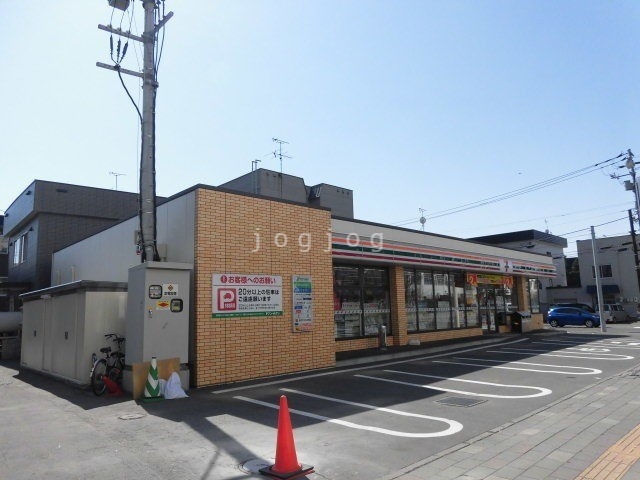 コンビニ　セブンイレブン札幌北23条店（コンビニ）まで245m