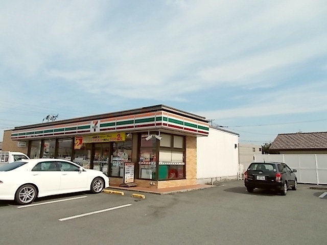 コンビニ　セブンイレブン菊陽バイパス店（コンビニ）まで300m