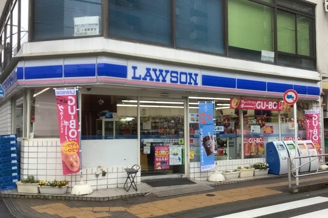 コンビニ　ローソン 西八王子駅前店（コンビニ）まで136m