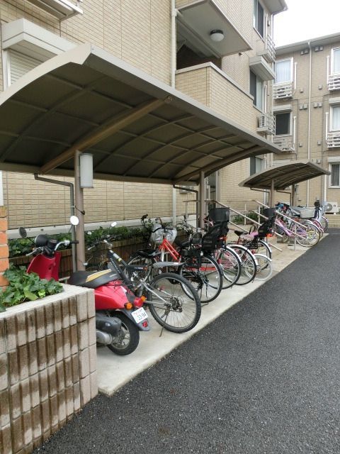 その他共有部分　屋根付き駐輪場