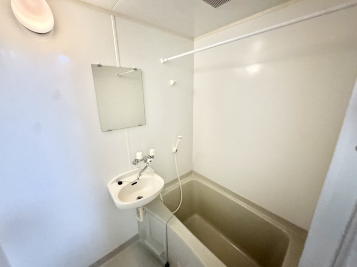 バス・シャワールーム　他号室の写真です。