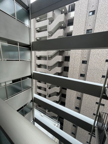 眺望　(参考)同マンション別間取り他部屋の写真（間取り図が正）