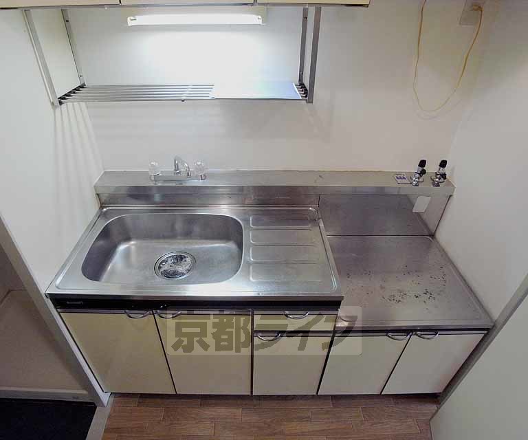 キッチン　ガスコンロ２口設置可能です。