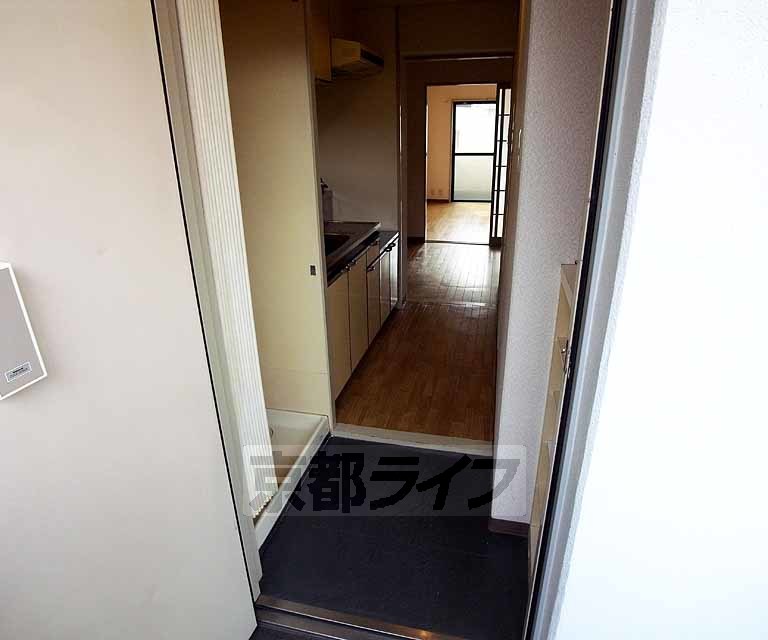 玄関　玄関間口、シューズＢＯＸ　あります。